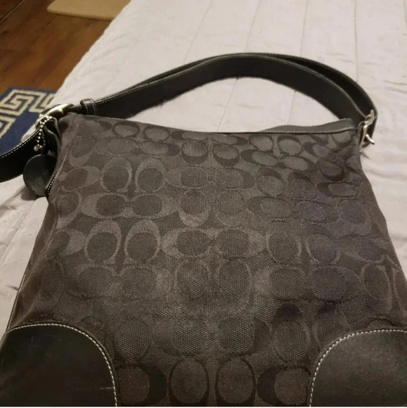 Coach Signature C Jacquard Shoulder Bag Retails $298 Pristine - Picture 2 of 6